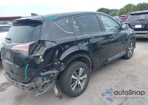 2018 Toyota Rav4 Xle z USA, uszkodzony, nr VIN 2T3WFREV8JW424086